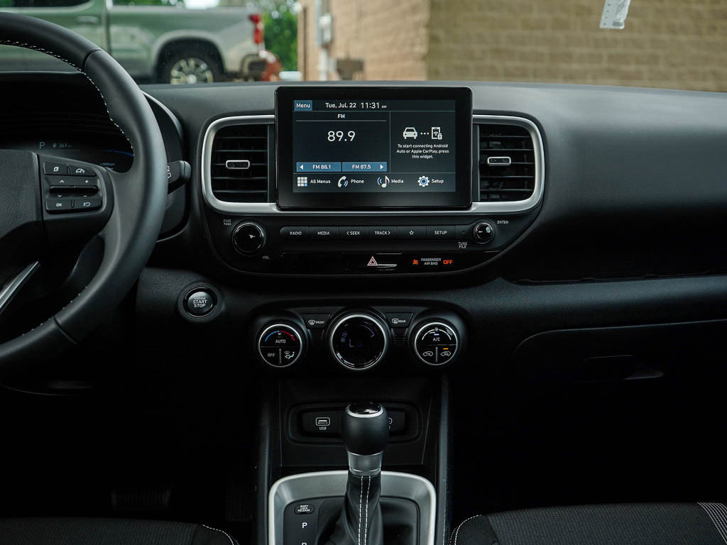 New 2025 Hyundai Venue SEL image 16