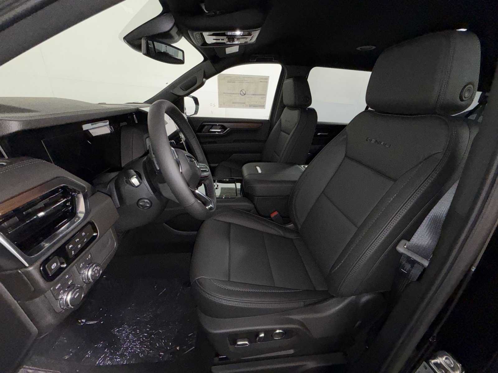 New 2026 GMC Yukon XL Denali AWD/4WD image 13