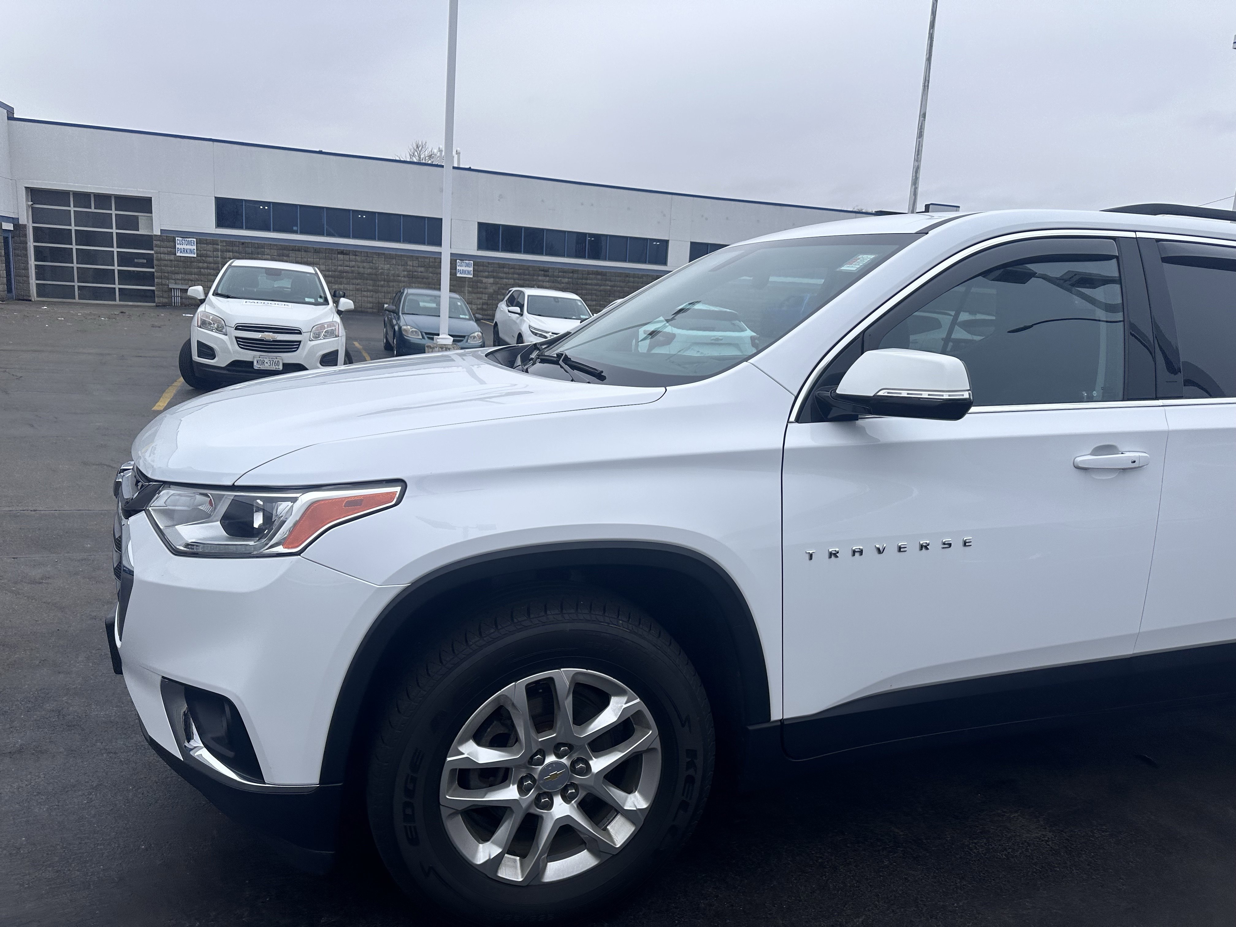 Used 2020 Chevrolet Traverse LT image 4
