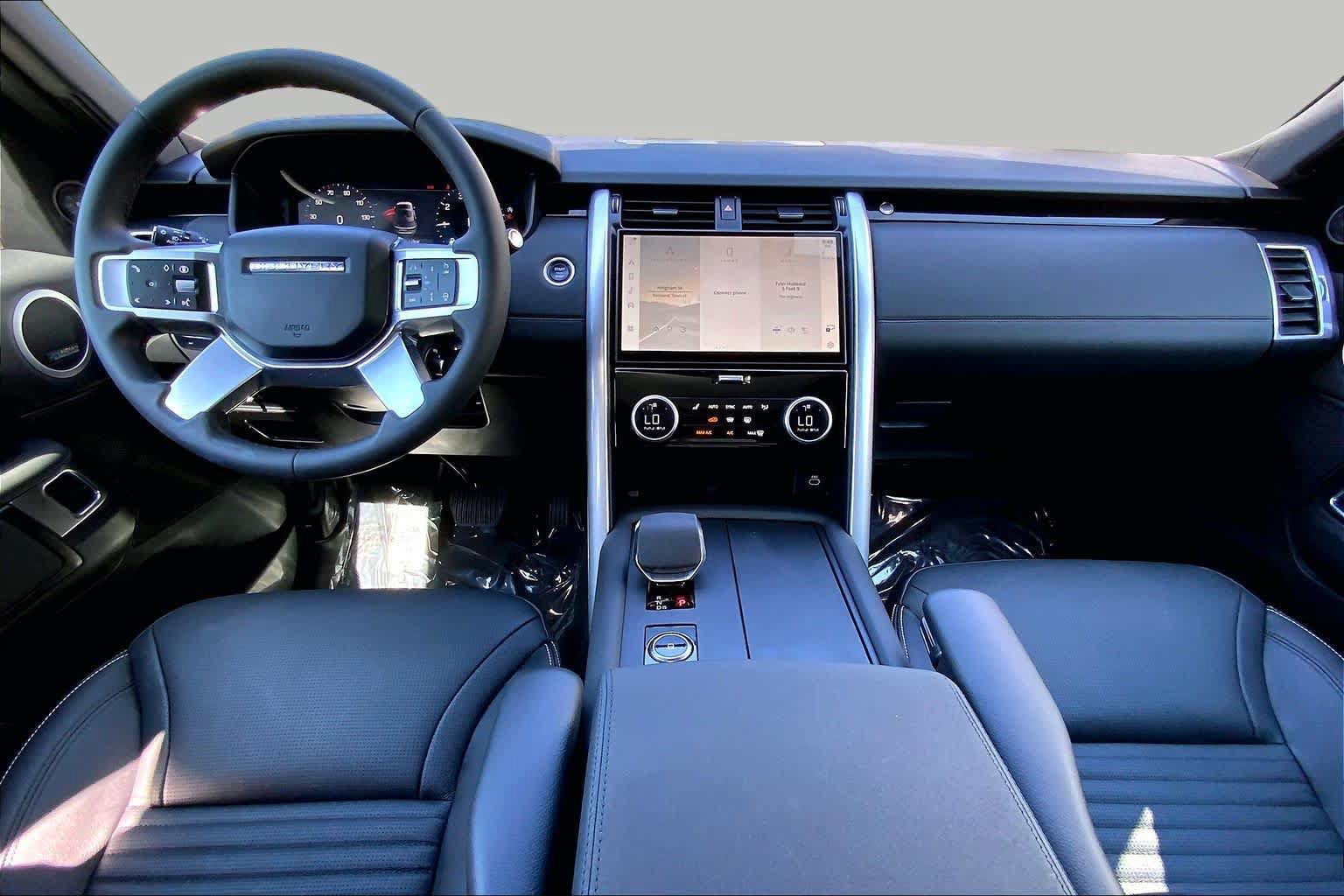 Used 2025 Land Rover Discovery S AWD/4WD image 14