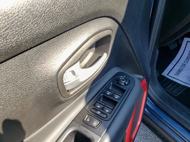 Used 2023 Jeep Renegade Trailhawk image 10