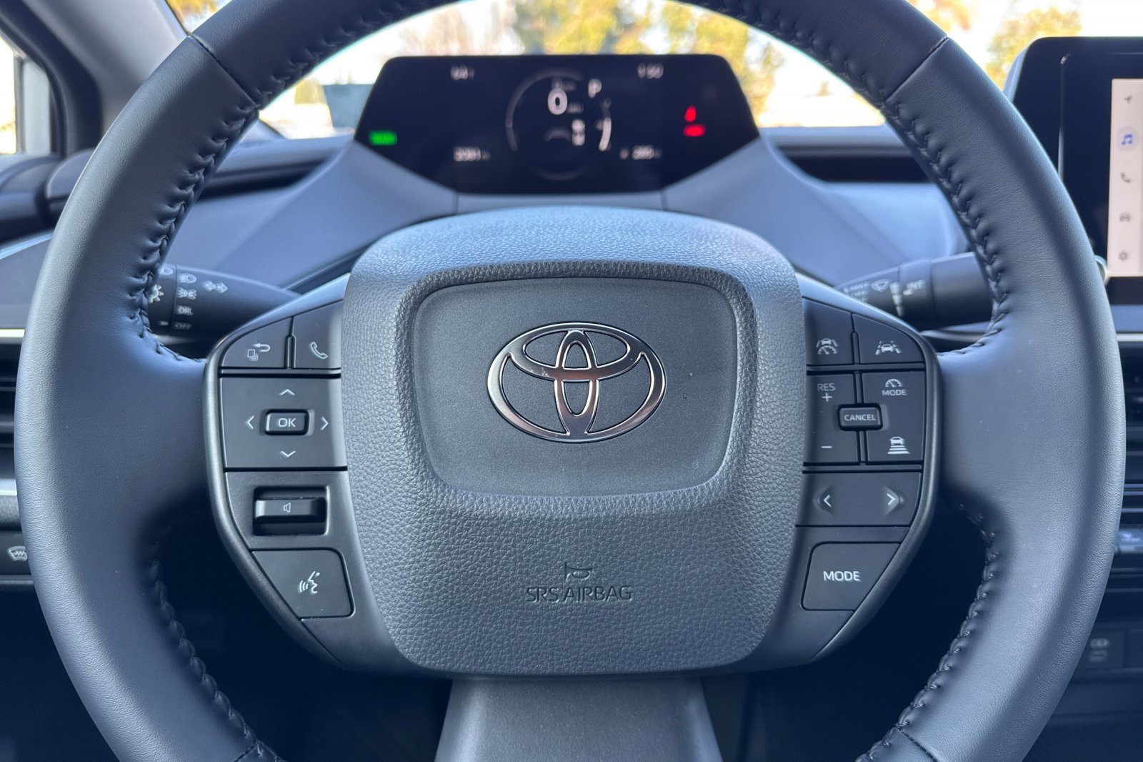 Certified 2025 Toyota Prius LE image 28