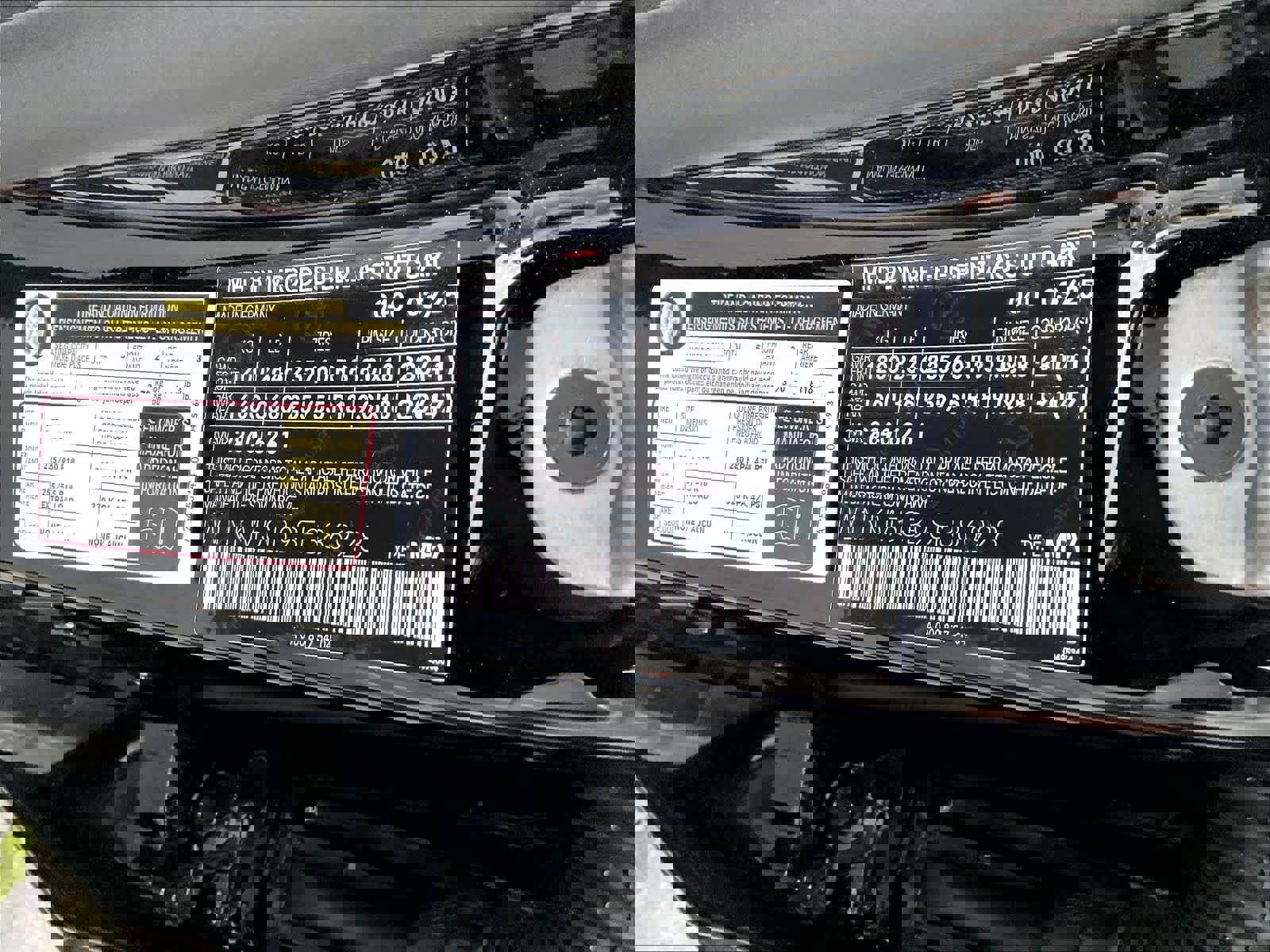 Used 2025 Mercedes-Benz GLC 350e 4MATIC image 32