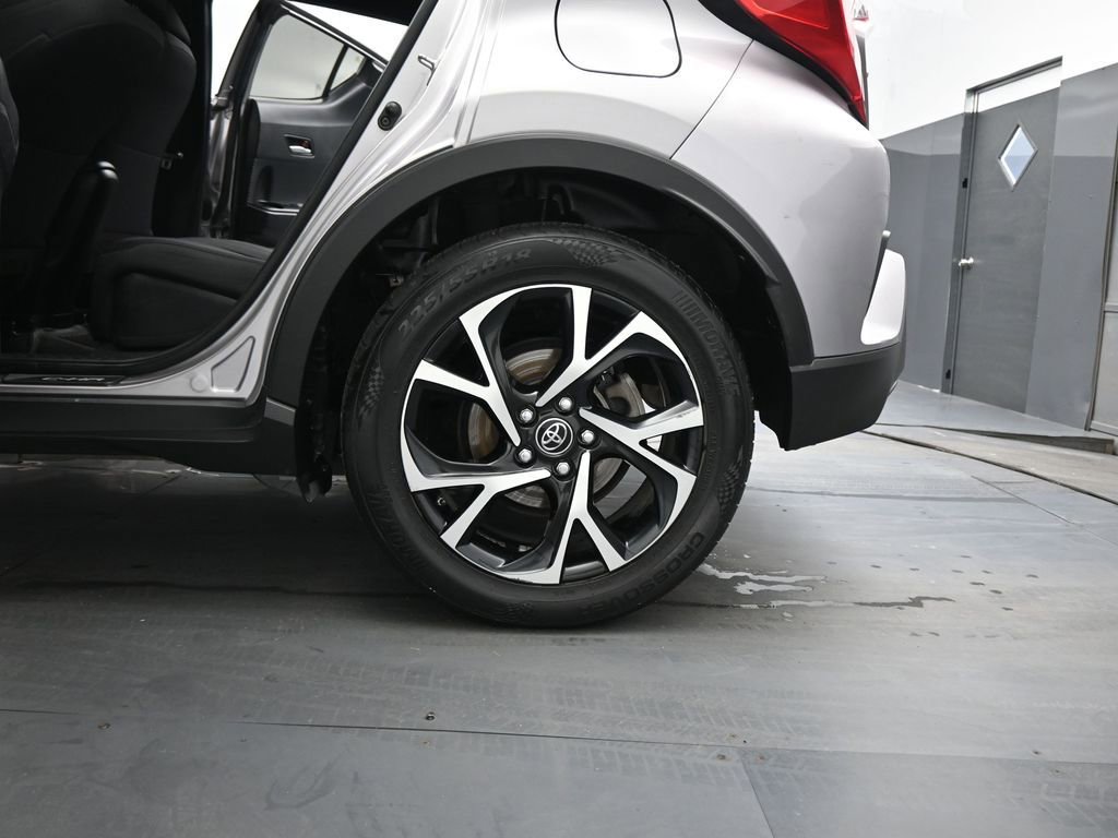 Used 2018 Toyota C-HR XLE image 17
