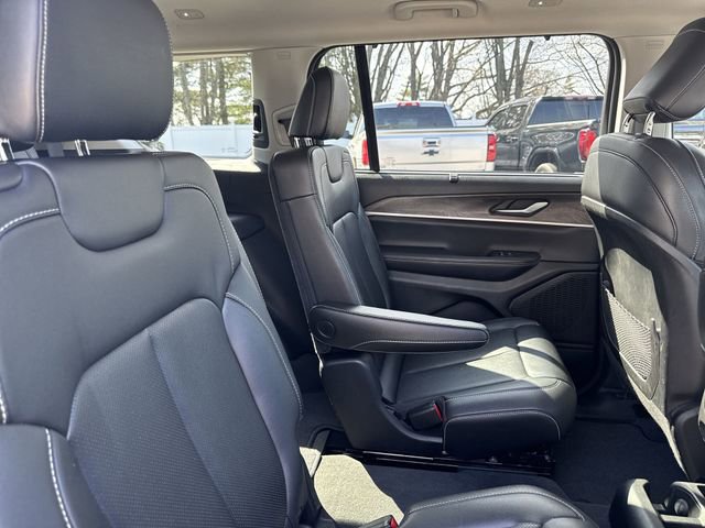 Used 2023 Jeep Grand Cherokee L Limited w/ Luxury Tech Group II image 27