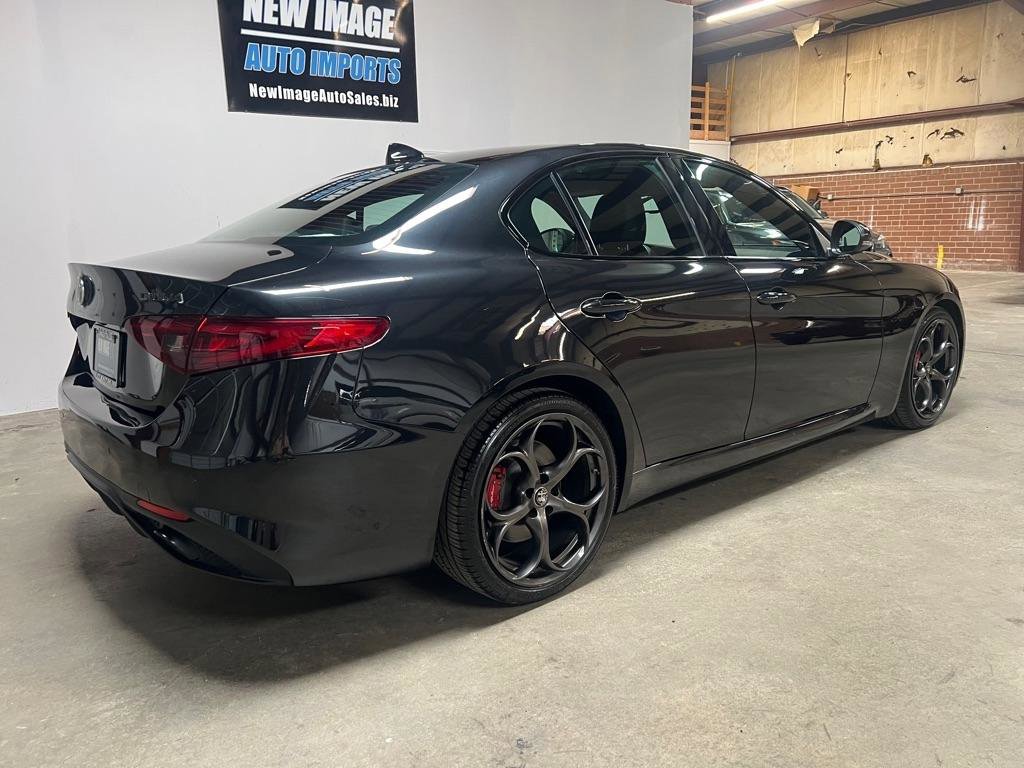 Used 2021 Alfa Romeo Giulia Ti Sport image 3