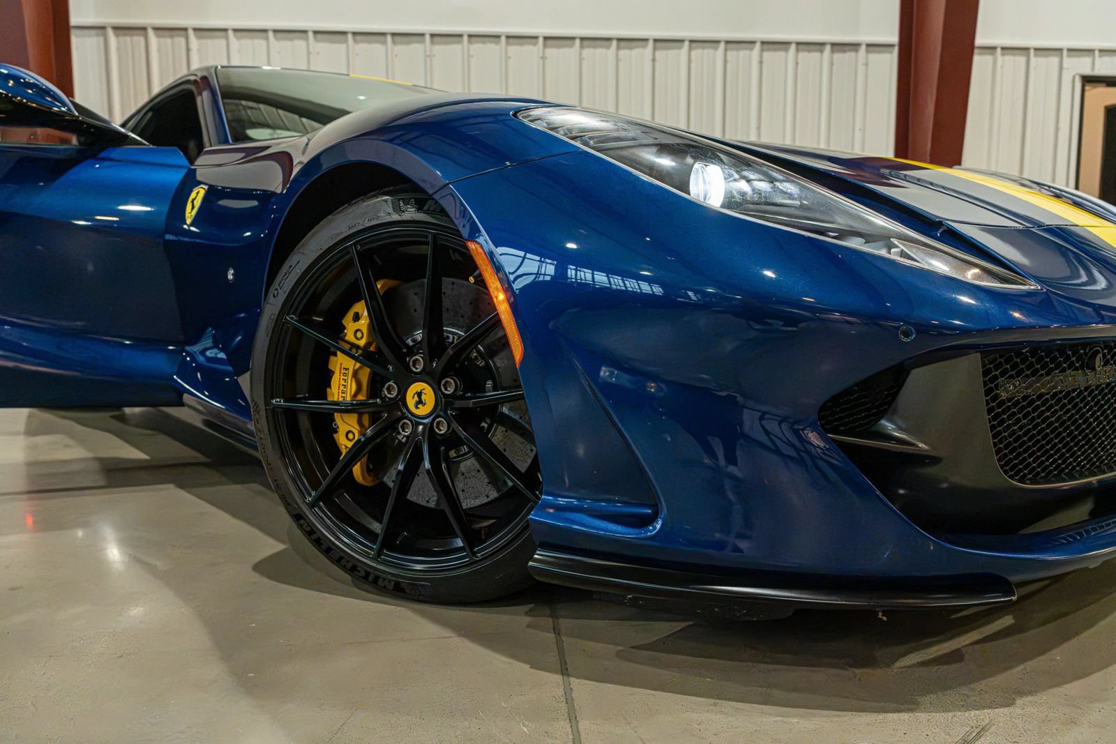 Used 2019 Ferrari 812 Superfast RWD image 4