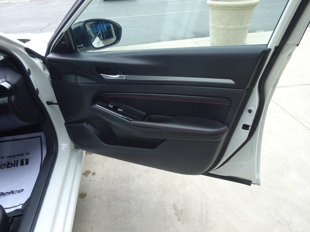Used 2023 Nissan Altima 2.5 SR FWD image 29