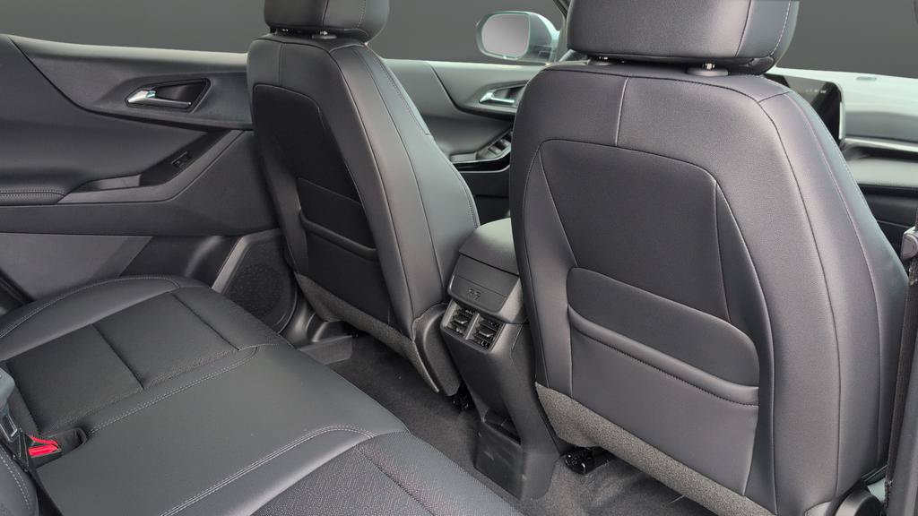 New 2026 Chevrolet Equinox LT w/ Convenience Package II AWD/4WD image 26