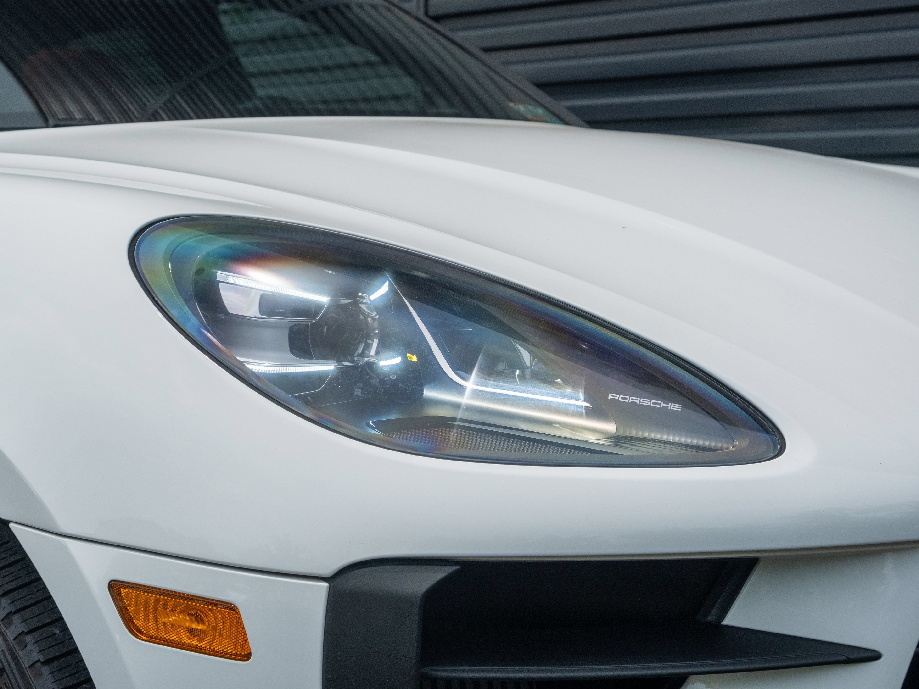 Certified 2021 Porsche Macan S AWD/4WD image 16