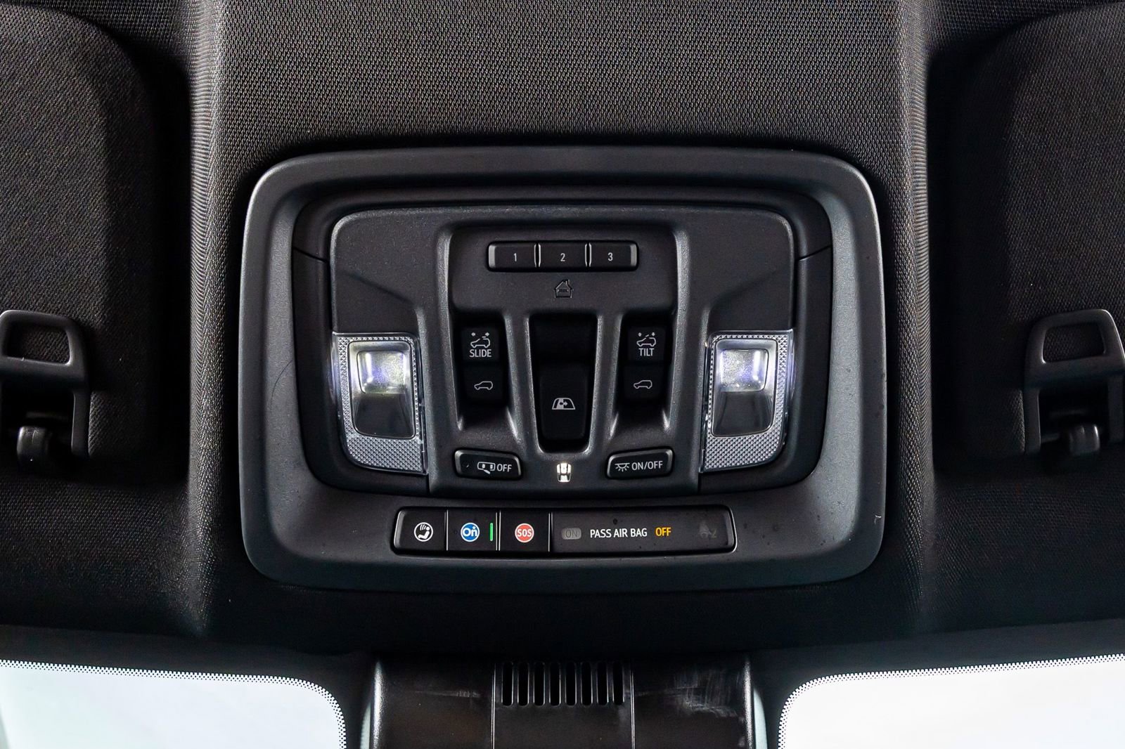 Used 2025 GMC Sierra 2500 AT4 w/ AT4 Premium Plus Package AWD/4WD image 28