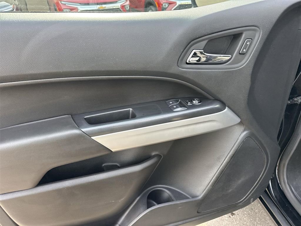 Used 2022 Chevrolet Colorado LT w/ Fleet Safety Package image 18