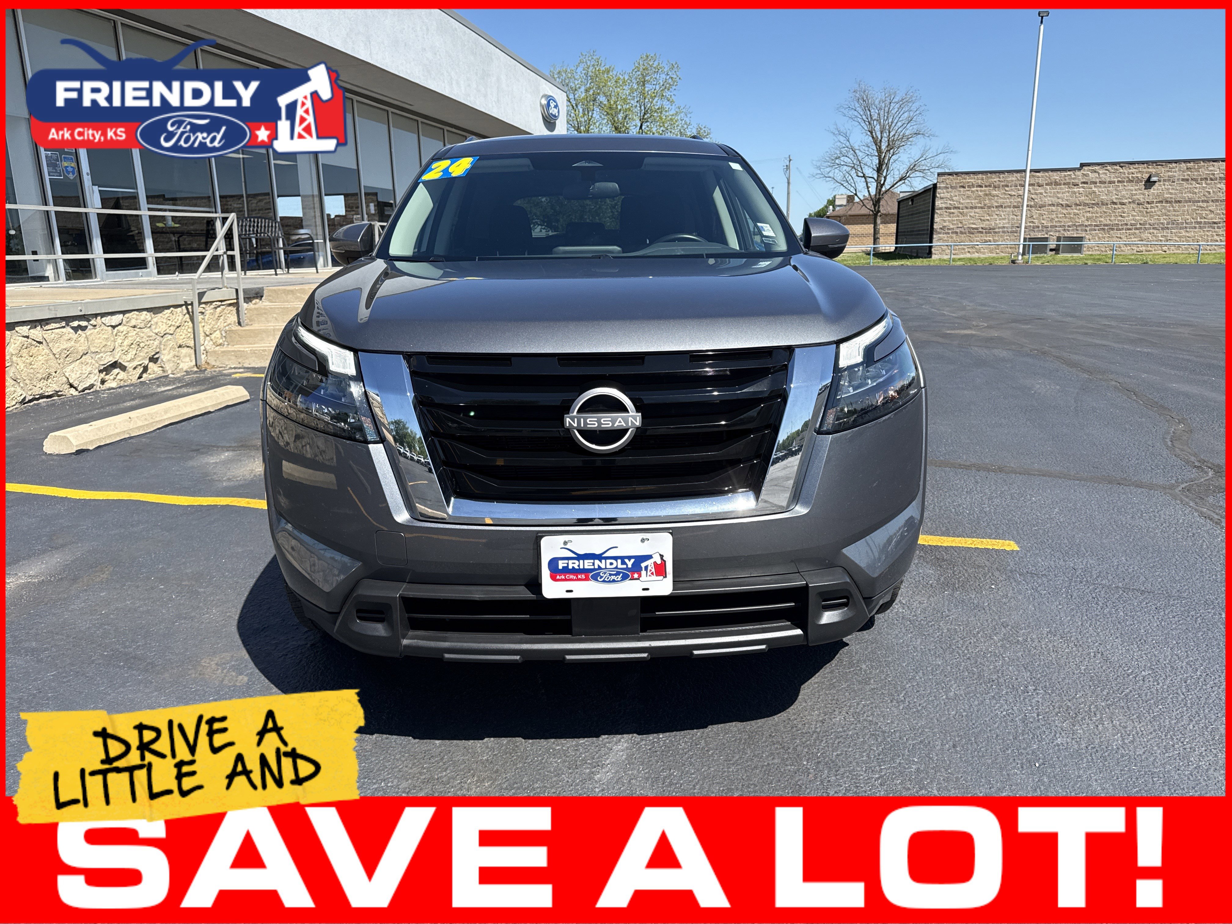 Used 2024 Nissan Pathfinder SV FWD image 5