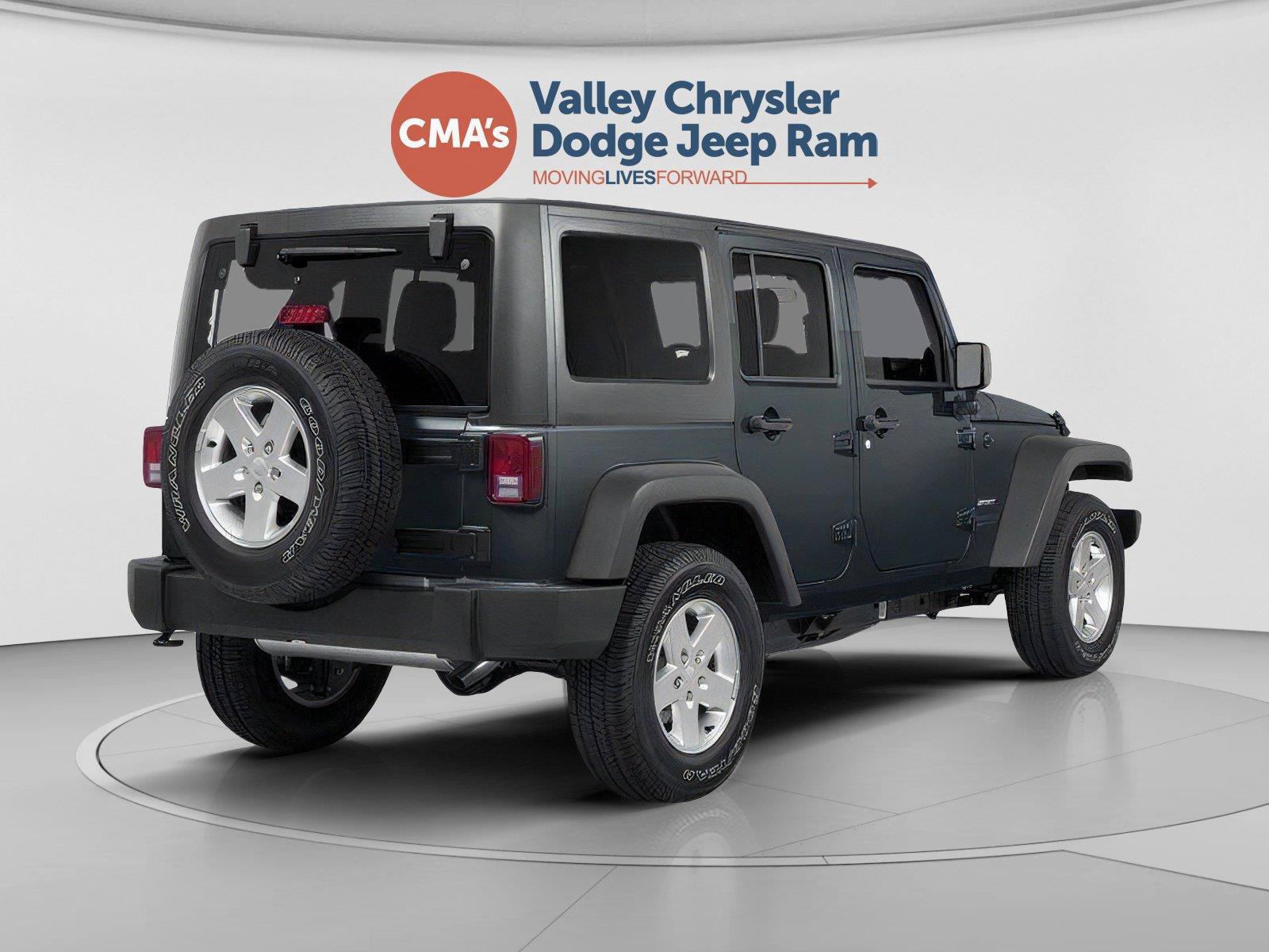 Used 2014 Jeep Wrangler Unlimited Sahara w/ Connectivity Group AWD/4WD image 3