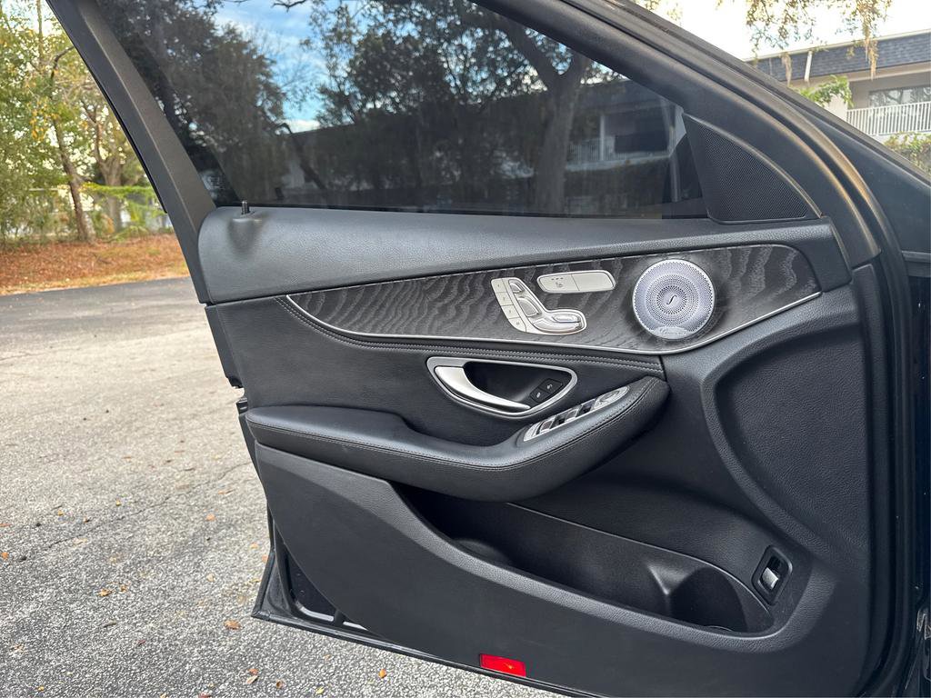 Used 2015 Mercedes-Benz C 300 4MATIC Sedan image 17