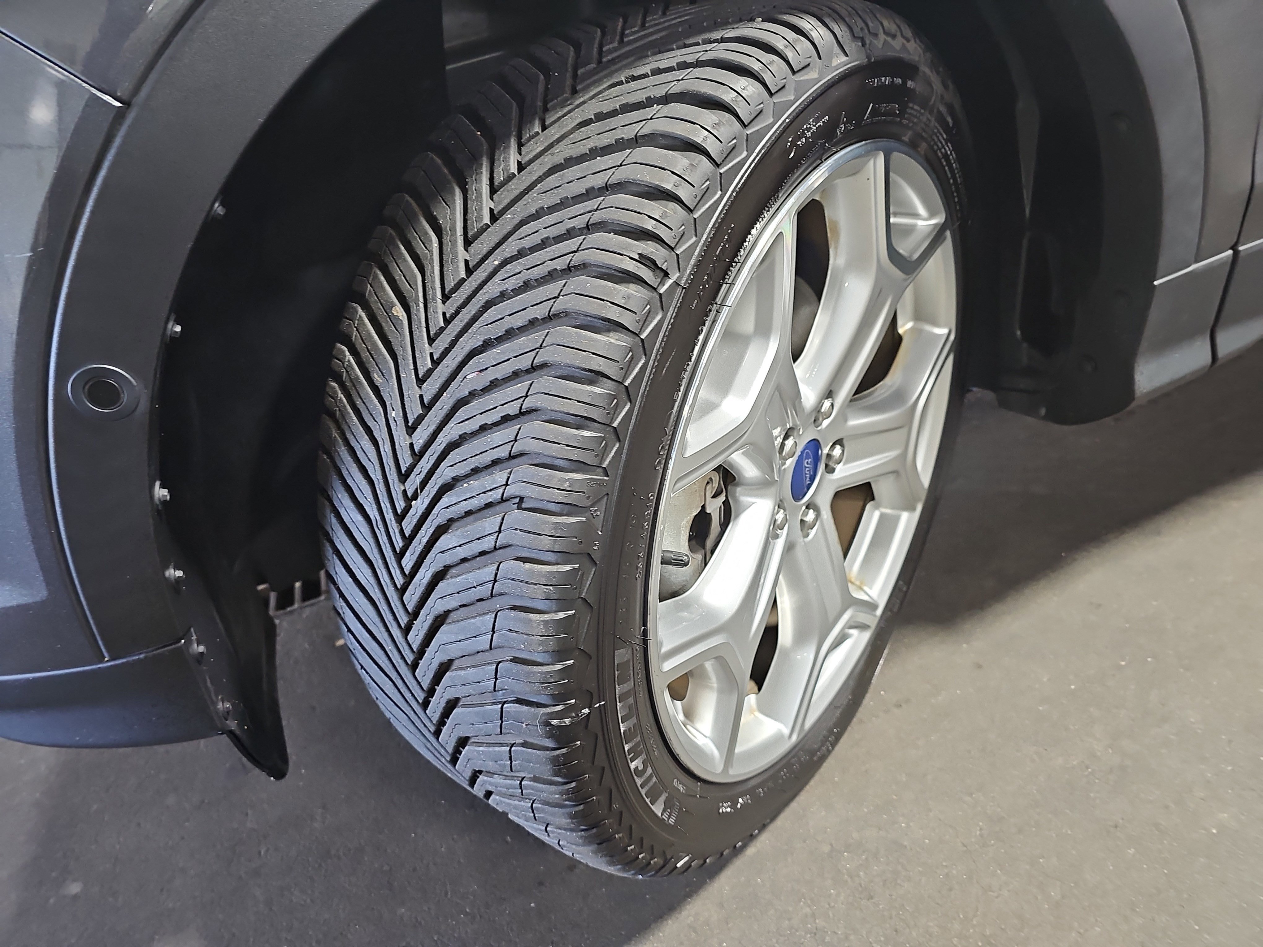 Used 2018 Ford Escape Titanium w/ Ford Safe & Smart Package AWD/4WD image 34