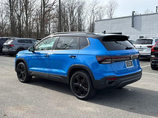 Certified 2025 Volkswagen Taos SE image 6
