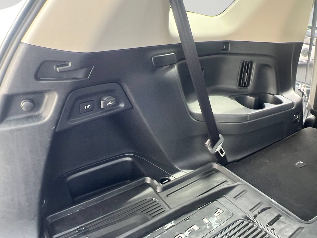 Certified 2024 Honda Pilot Touring image 30