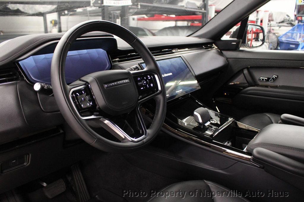 Used 2025 Land Rover Range Rover Sport SE AWD/4WD image 14