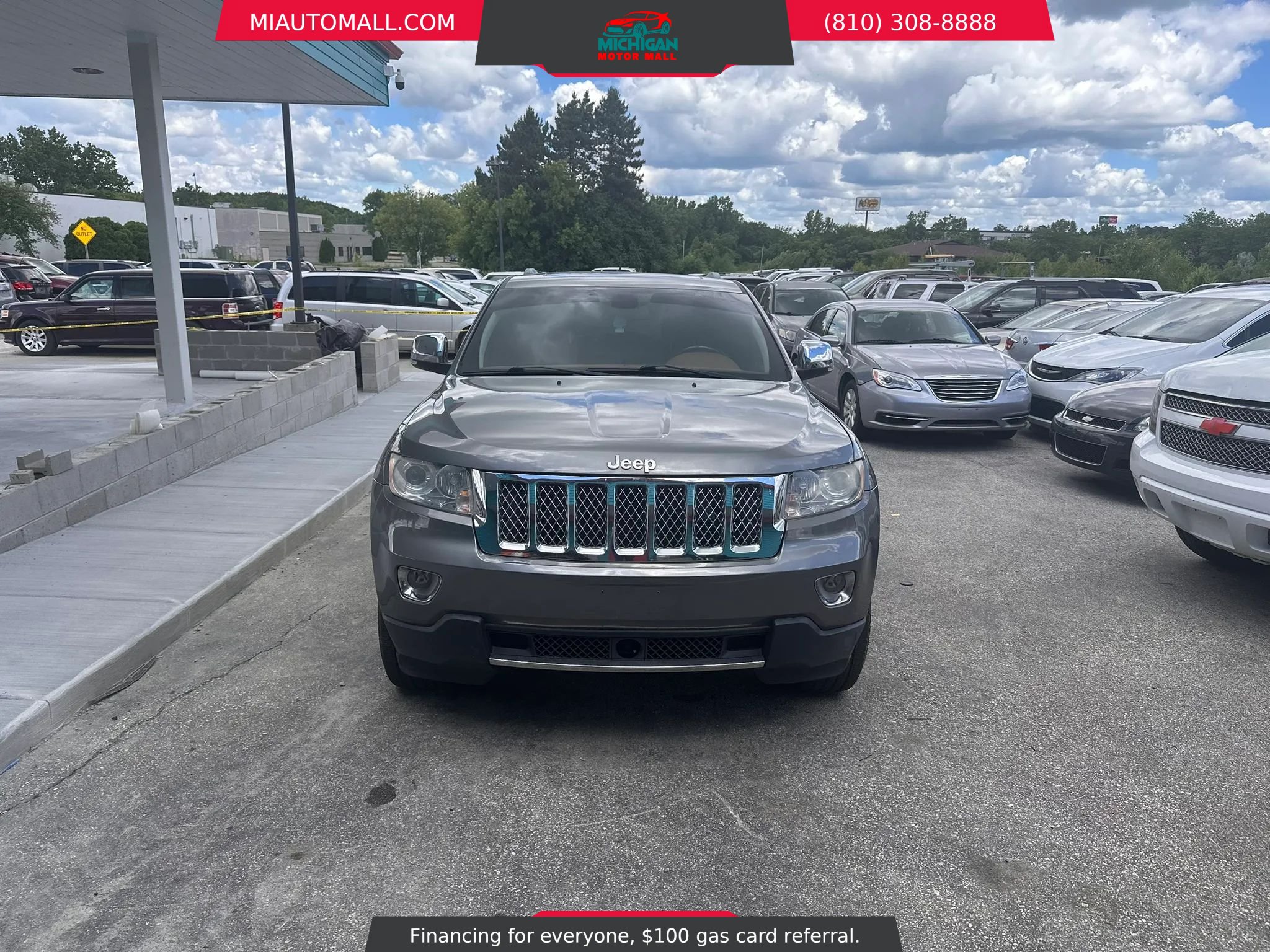 Used 2012 Jeep Grand Cherokee Overland Summit AWD/4WD image 2
