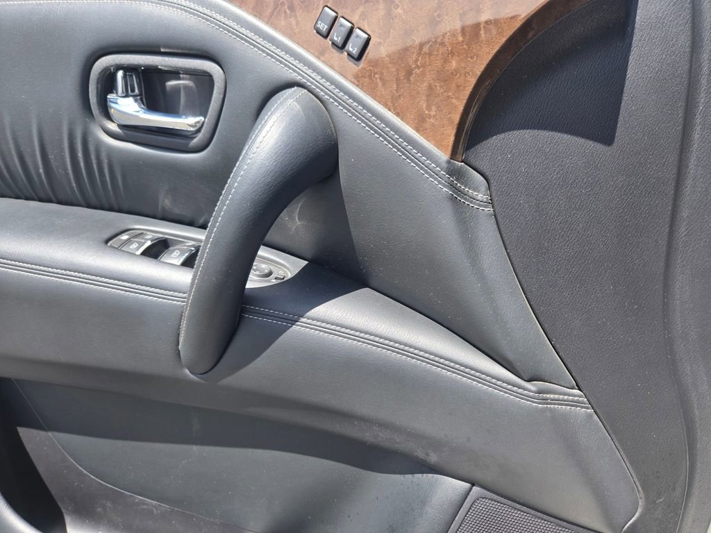 Used 2015 INFINITI QX80 Luxe w/ 22" Wheel Package AWD/4WD image 13