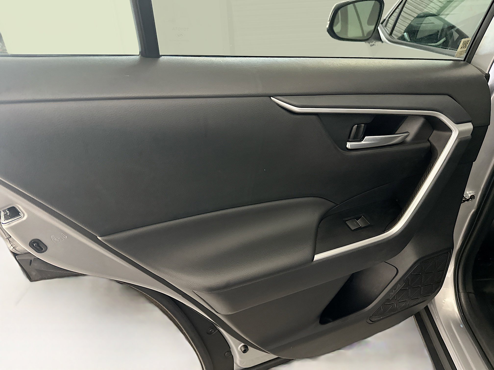 Used 2025 Toyota RAV4 XLE image 27