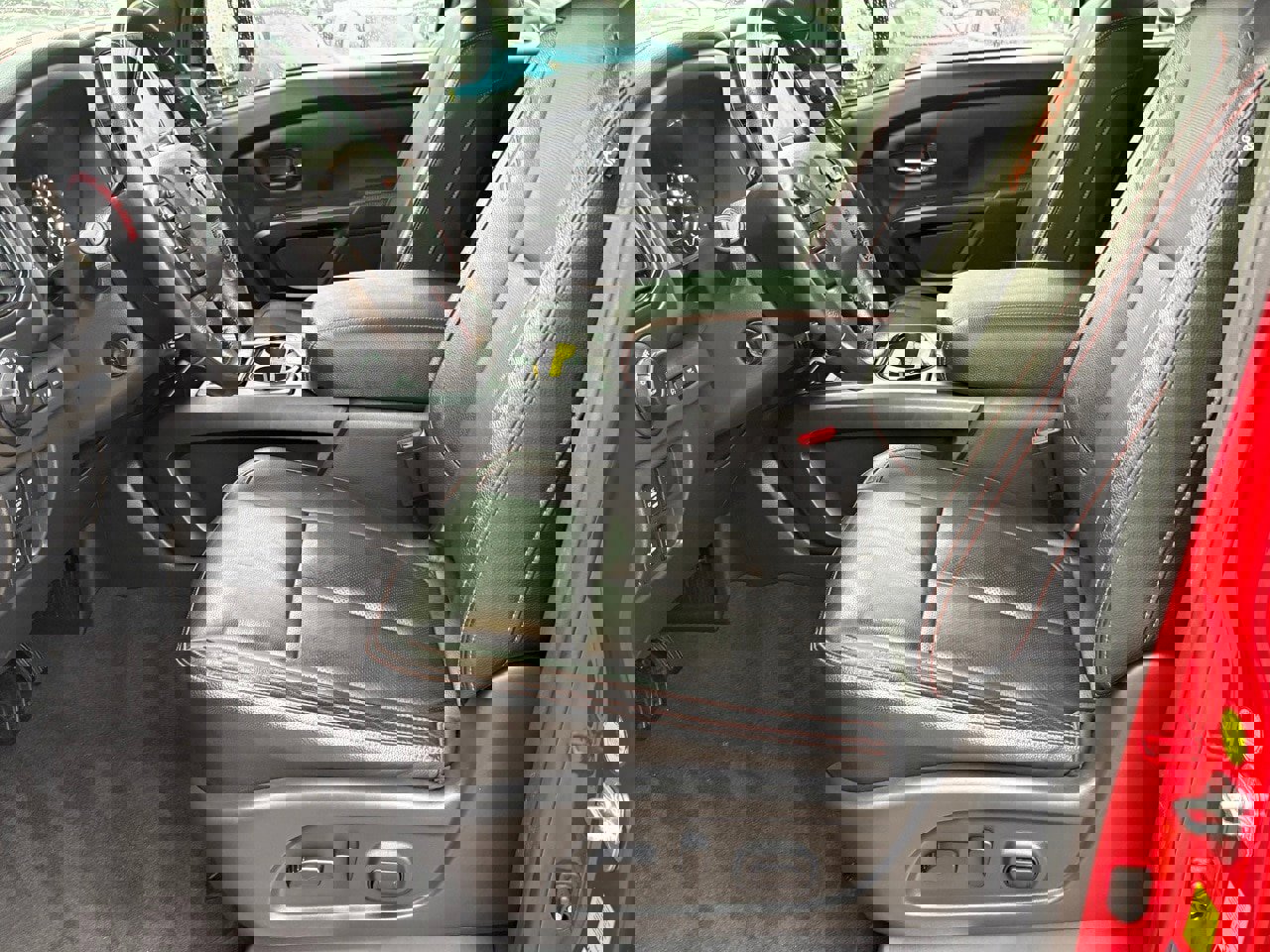 Used 2021 Nissan Titan PRO-4X w/ Pro-4x Convenience Package image 33