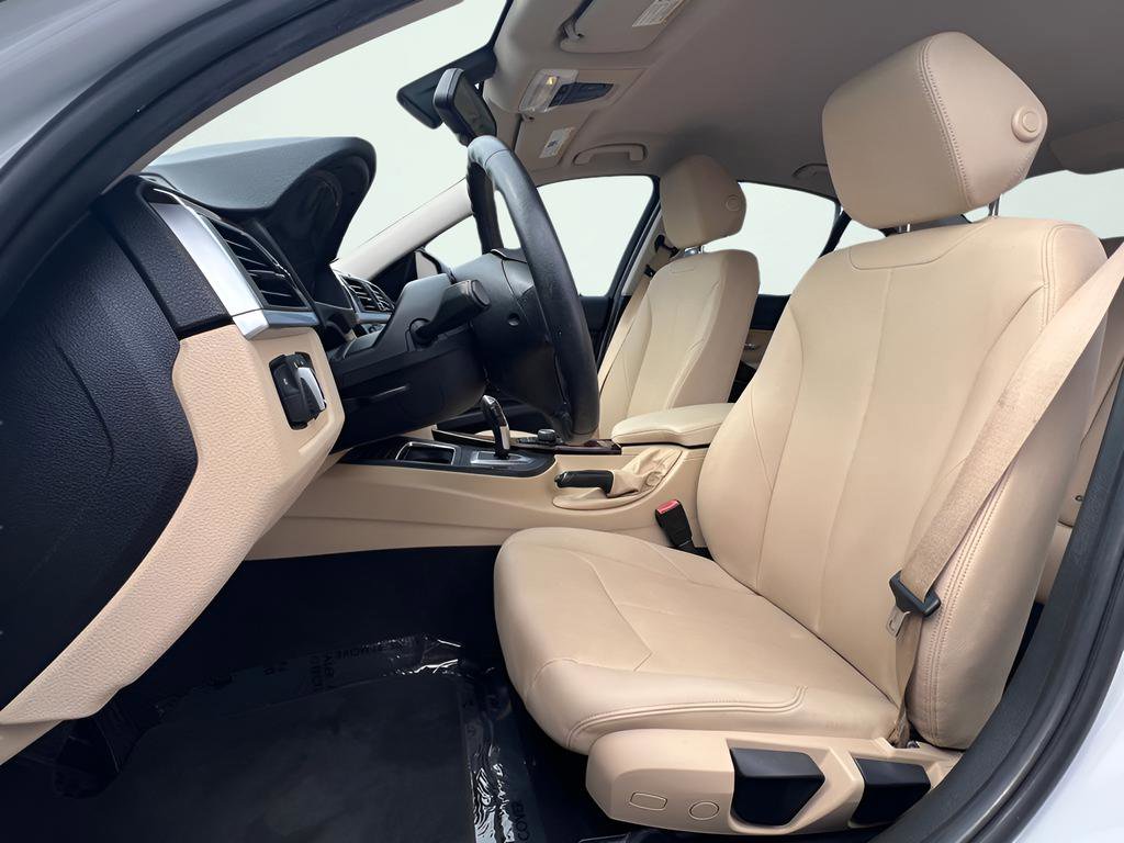 Used 2018 BMW 320i Sedan RWD image 17