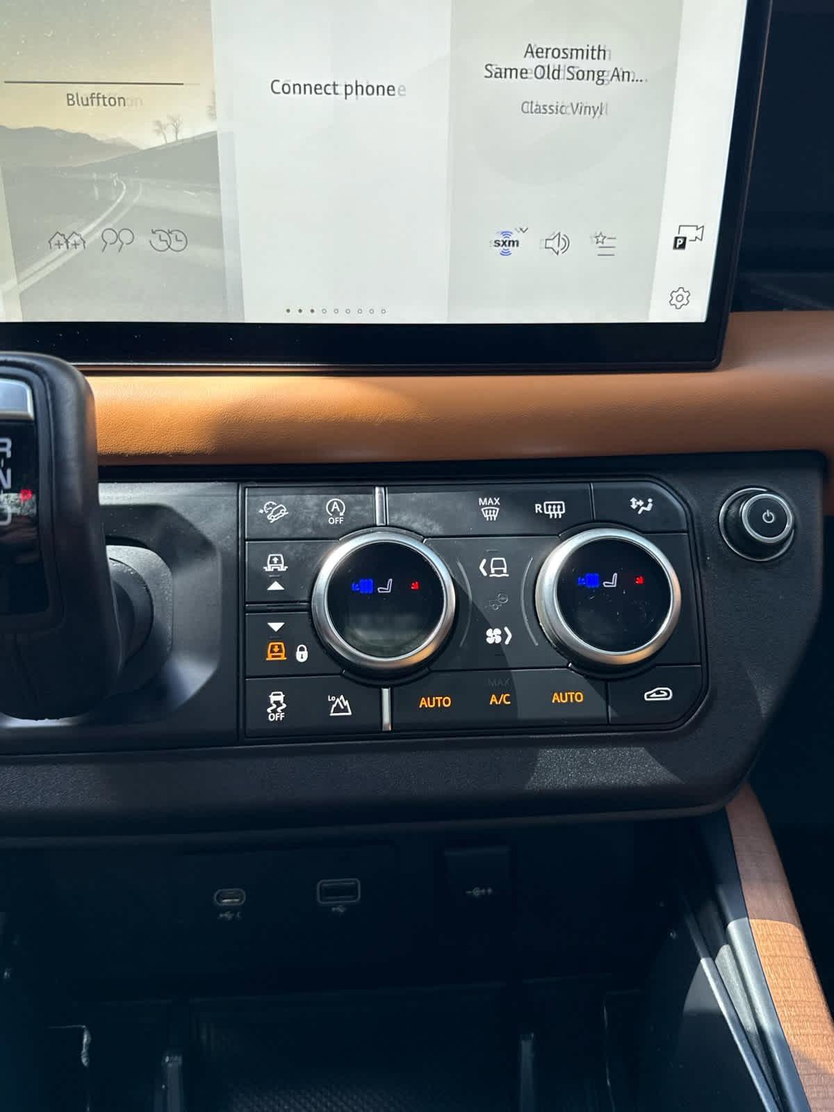 Used 2024 Land Rover Defender 130 X AWD/4WD image 26