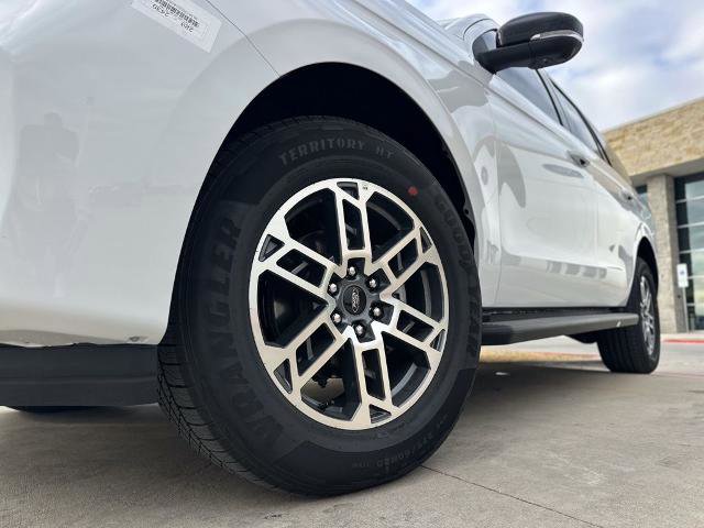 New 2025 Ford Expedition Active image 27