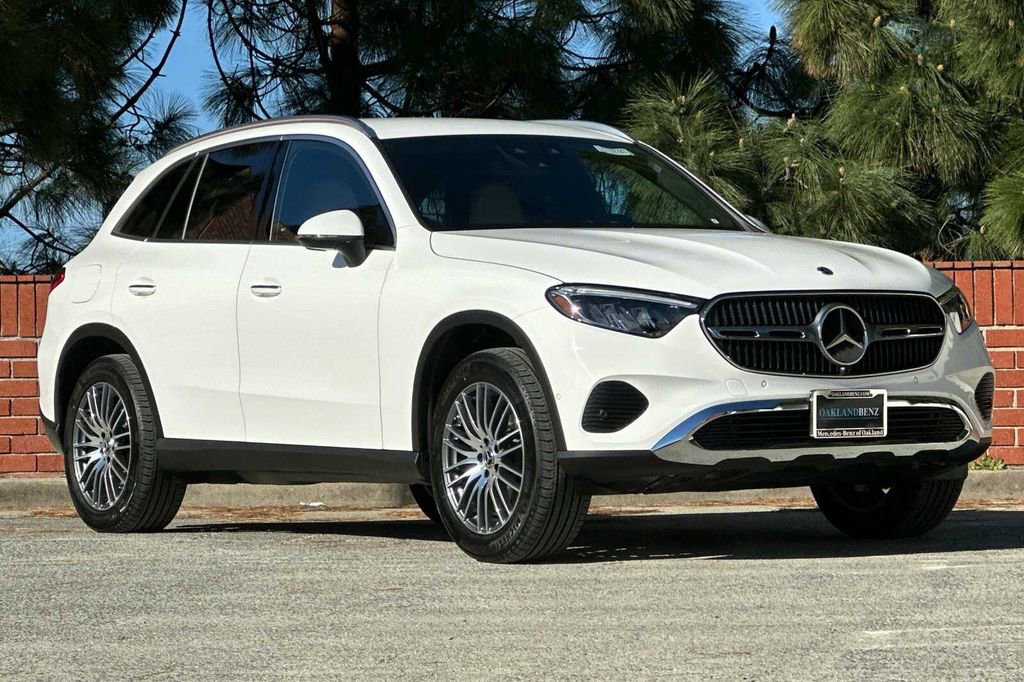 Certified 2026 Mercedes-Benz GLC 300 image 2