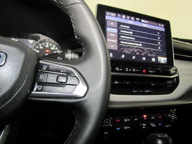 Used 2025 Jeep Compass Limited AWD/4WD image 29