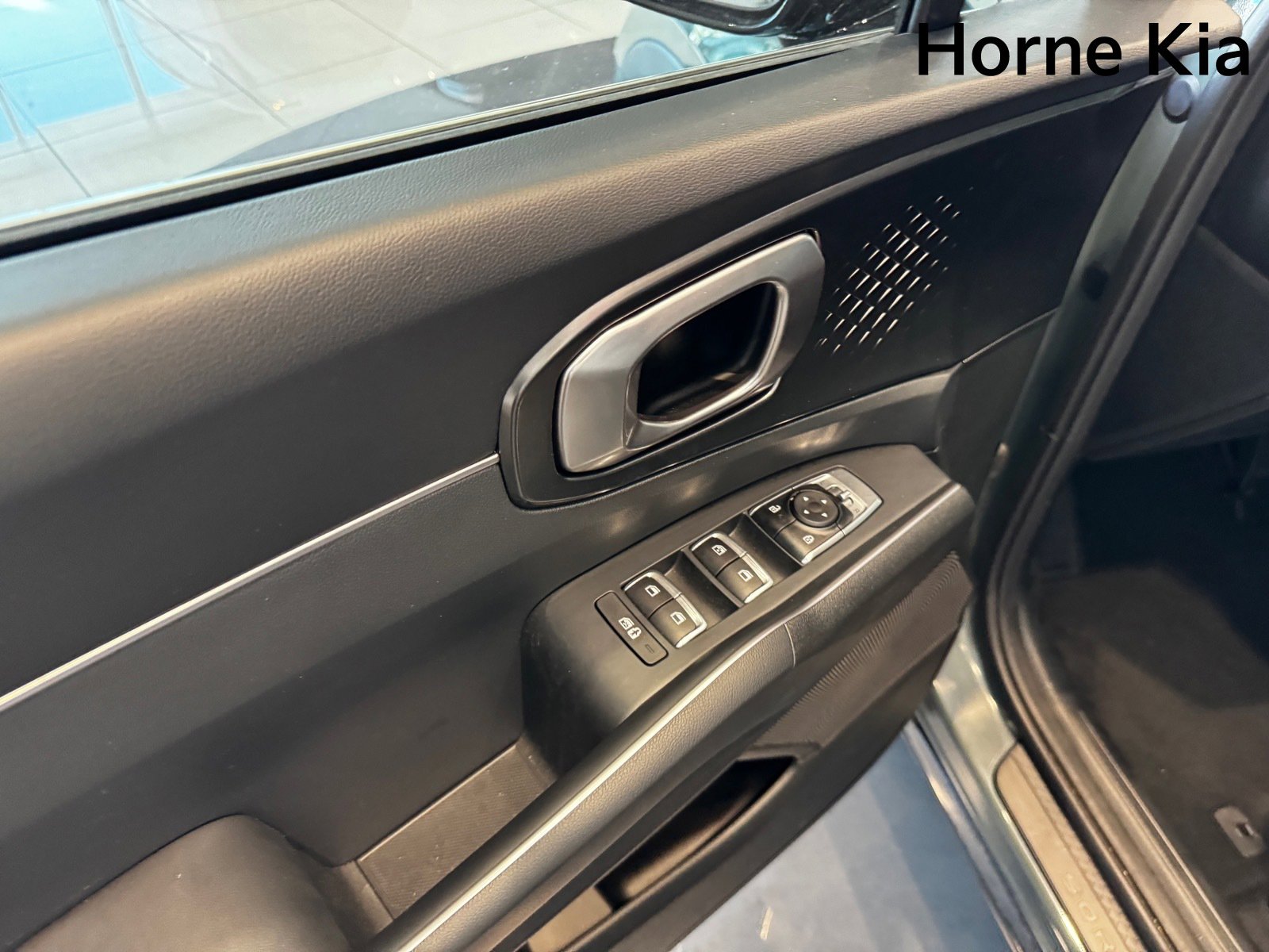 New 2025 Kia Sorento EX image 10