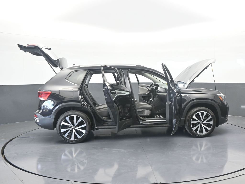 Used 2024 Volkswagen Taos SE image 73