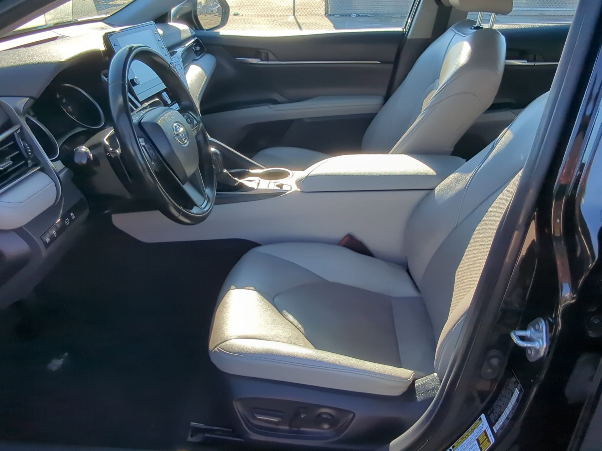 Used 2023 Toyota Camry XSE image 15