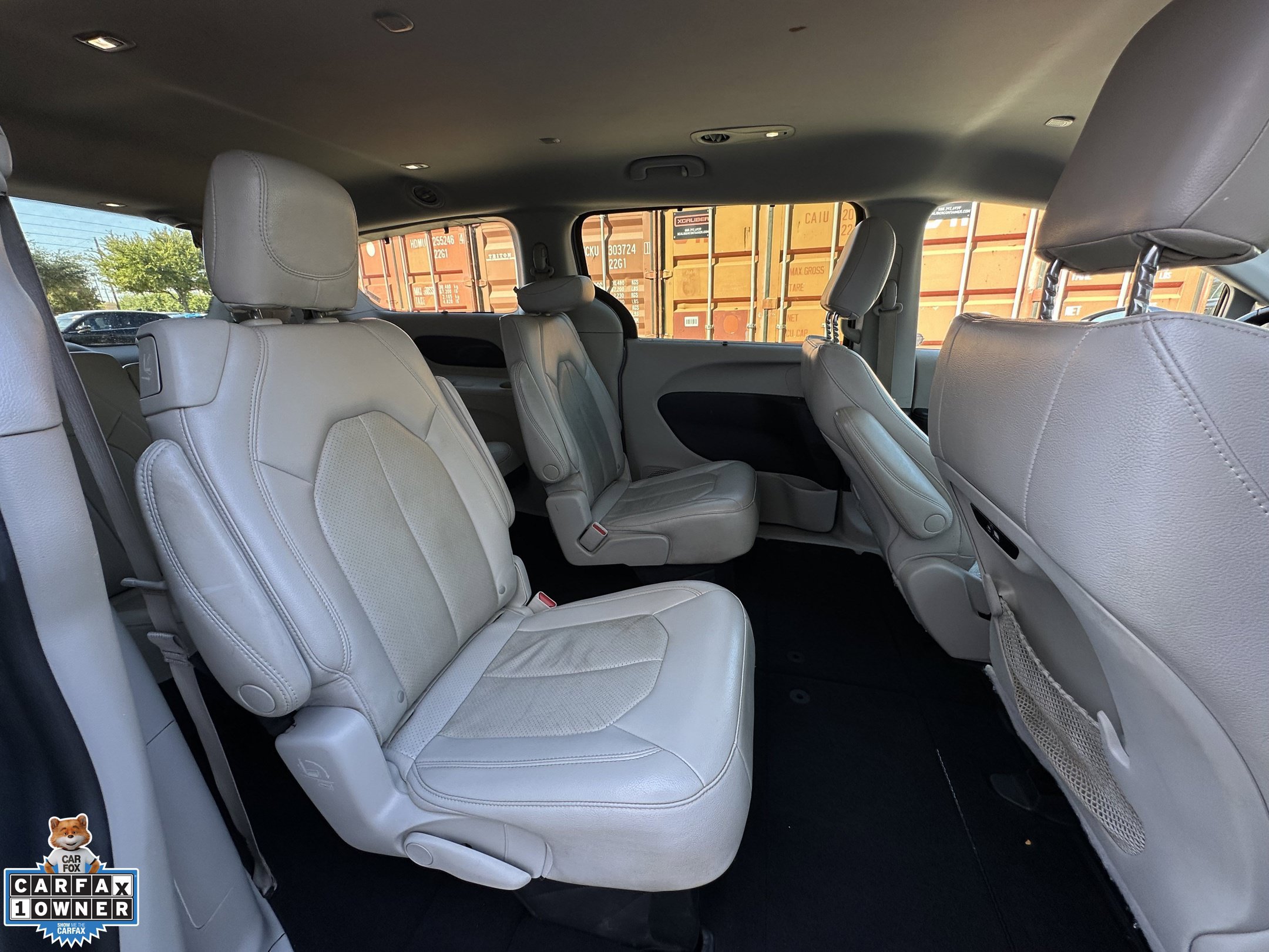 Used 2021 Chrysler Pacifica Touring-L FWD image 32