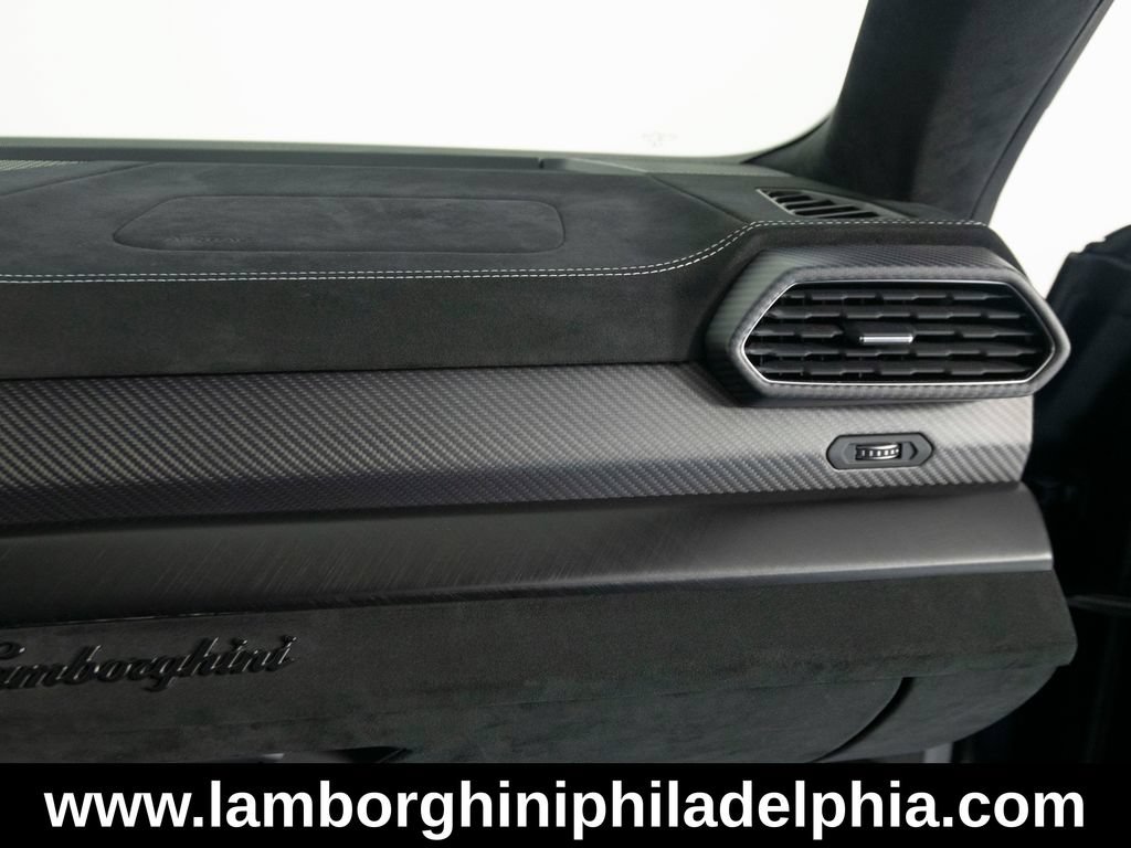 Used 2023 Lamborghini Urus Performante AWD/4WD image 38