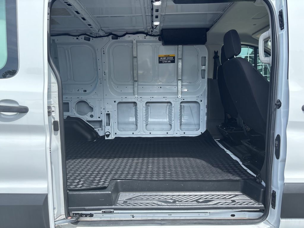 Used 2024 Ford Transit 150 Low Roof RWD image 22