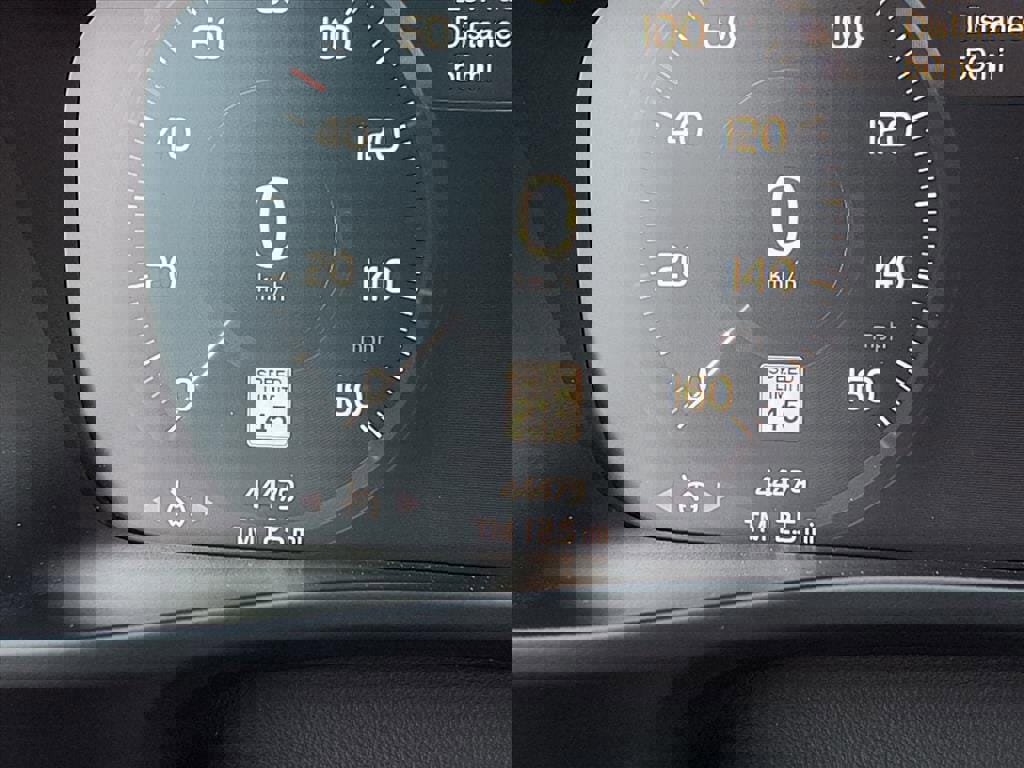 Used 2021 Volvo XC40 T4 Momentum w/ Protection Package Premier image 31