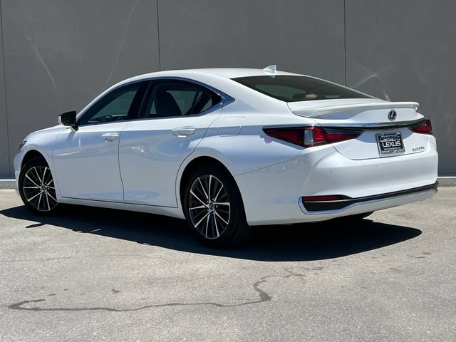 Used 2025 Lexus ES 300h w/ Premium Package FWD image 7