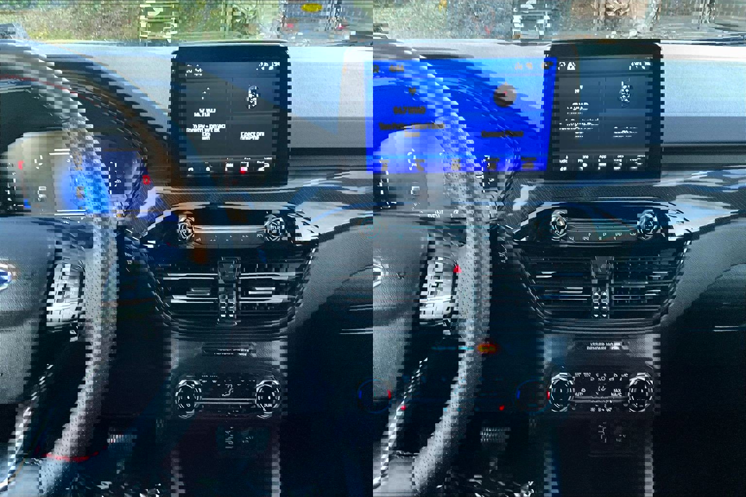 Used 2025 Ford Escape ST-Line w/ Cold Weather Package image 6