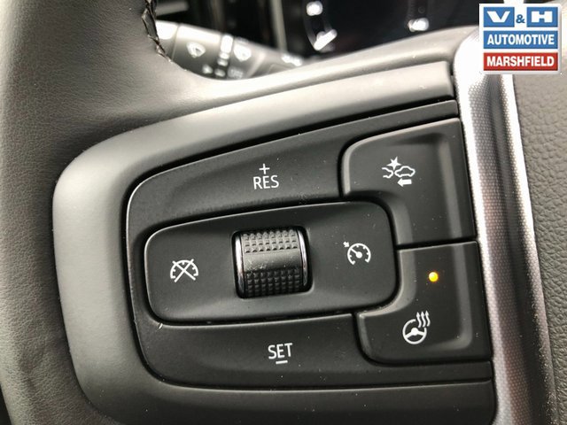 Used 2025 GMC Sierra 1500 SLT AWD/4WD image 5