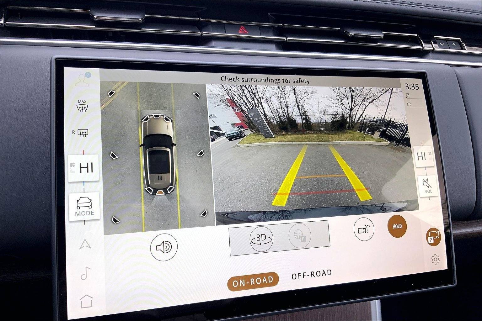 Used 2025 Land Rover Range Rover SE image 26