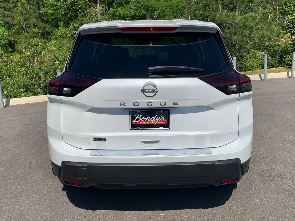 New 2026 Nissan Rogue SV FWD image 4