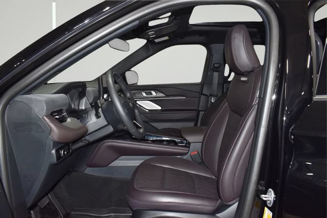 Used 2026 Ford Explorer Platinum AWD/4WD image 38