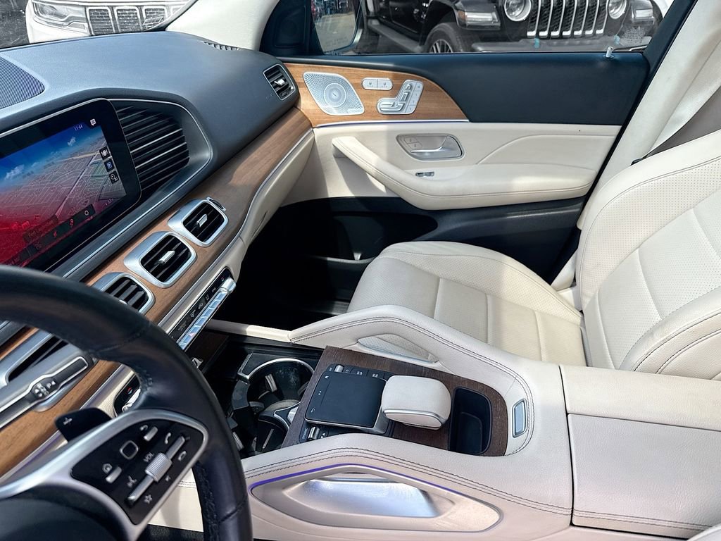 Used 2021 Mercedes-Benz GLE 350 w/ 3rd Row Seat Package image 26