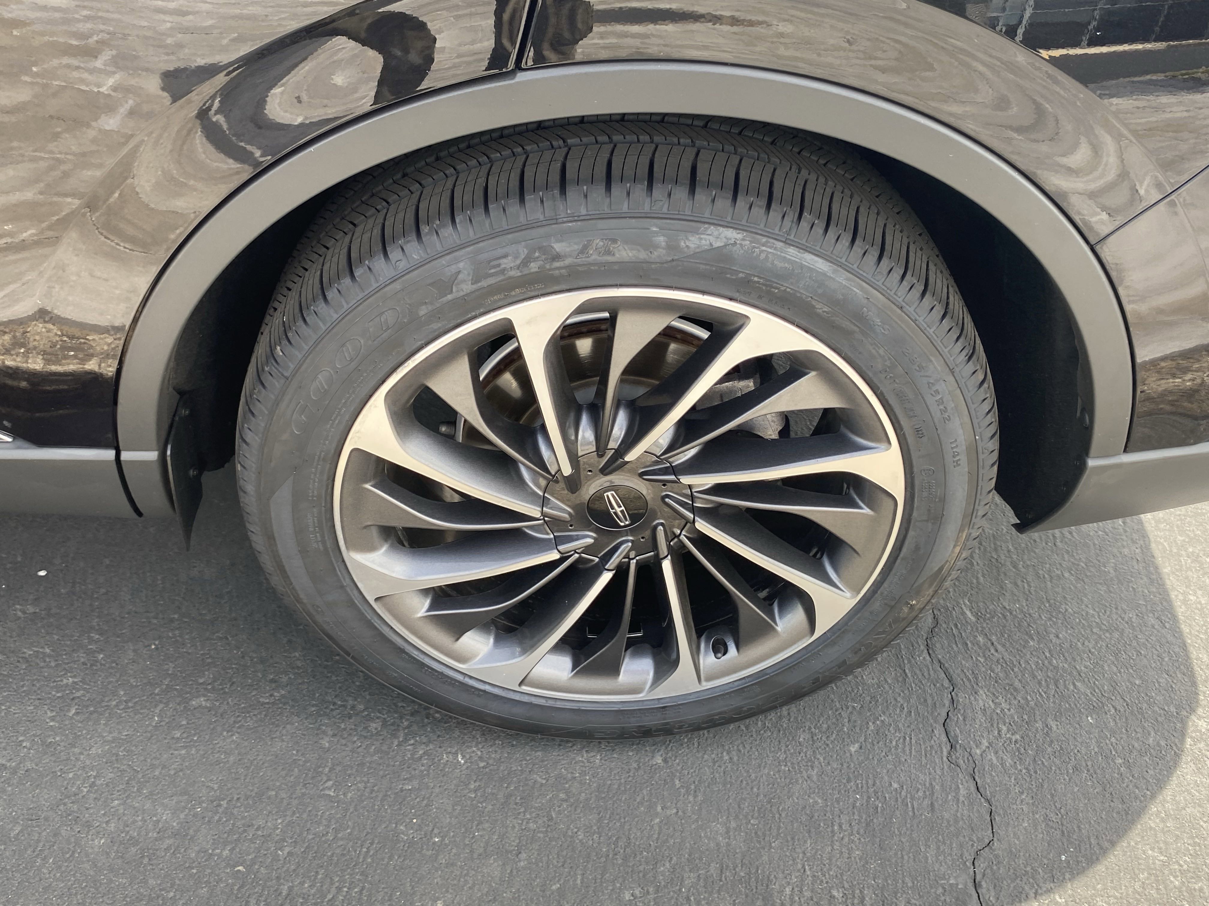 Used 2020 Lincoln Aviator Reserve w/ Equipment Group 202A image 17