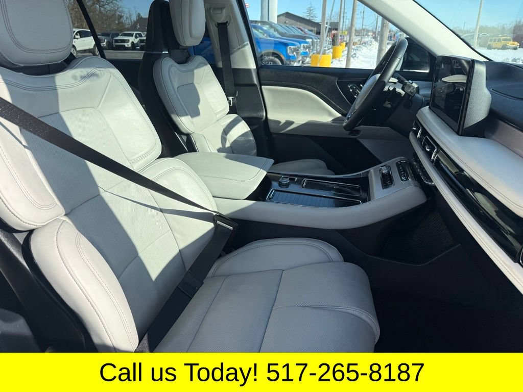 Used 2025 Lincoln Aviator Reserve w/ Equipment Group 201A AWD/4WD image 12