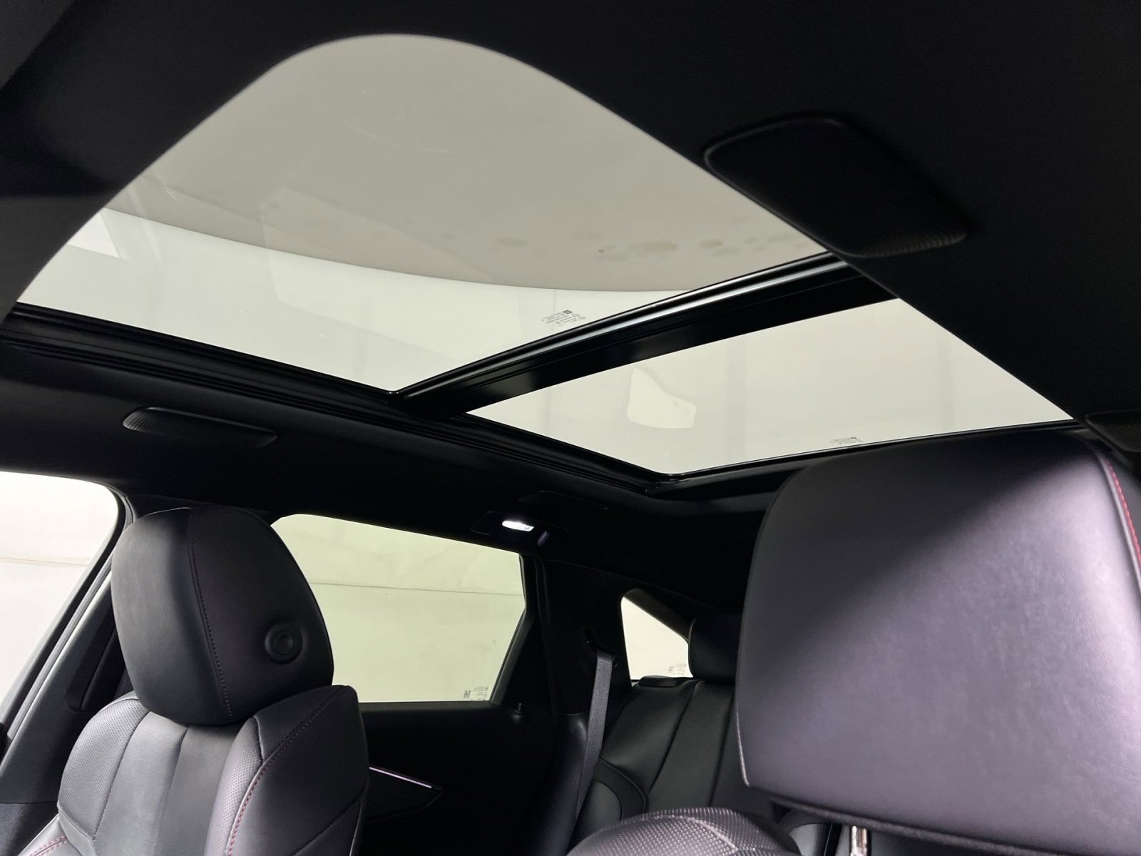 Used 2024 Acura ZDX A-Spec image 24