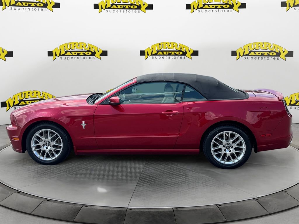 Used 2013 Ford Mustang Premium RWD image 2